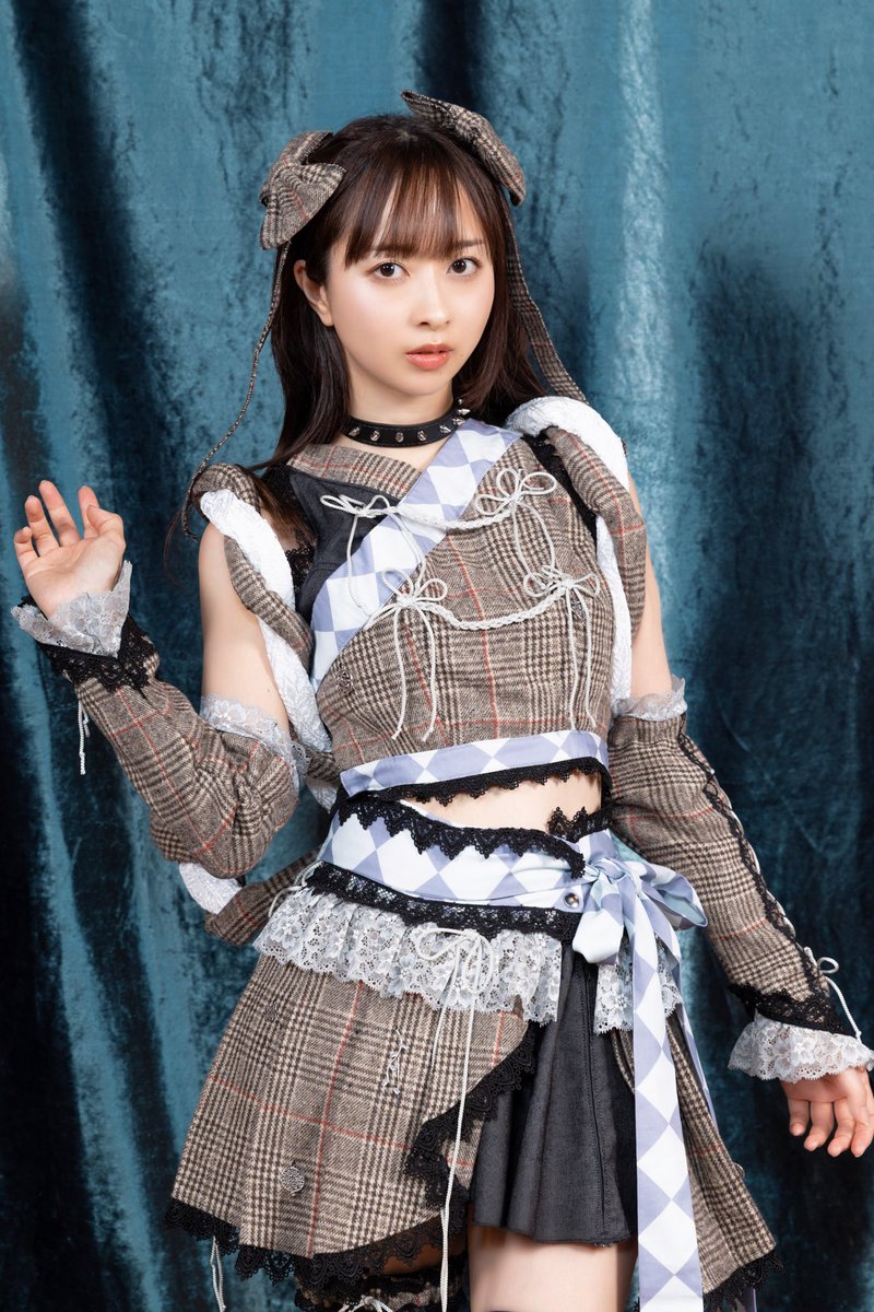 wyenra's tweet photo. ▽▼▽▼▽▼▽▼▽▼▽▼▽▼▽

みいらみさと
@miira_gg 

メンバーでありプロデュースも手掛ける。
グッズイラスト担当。

イラストアカウント@miira_g 

ソロでもアルバムリリース、雑誌掲載など精力的に活動の幅を広げている。

👻100RPで次のメンバー公開👻

▽▼▽▼▽▼▽▼▽▼▽▼▽▼▽ https://t.co/LIqu7jCsWP