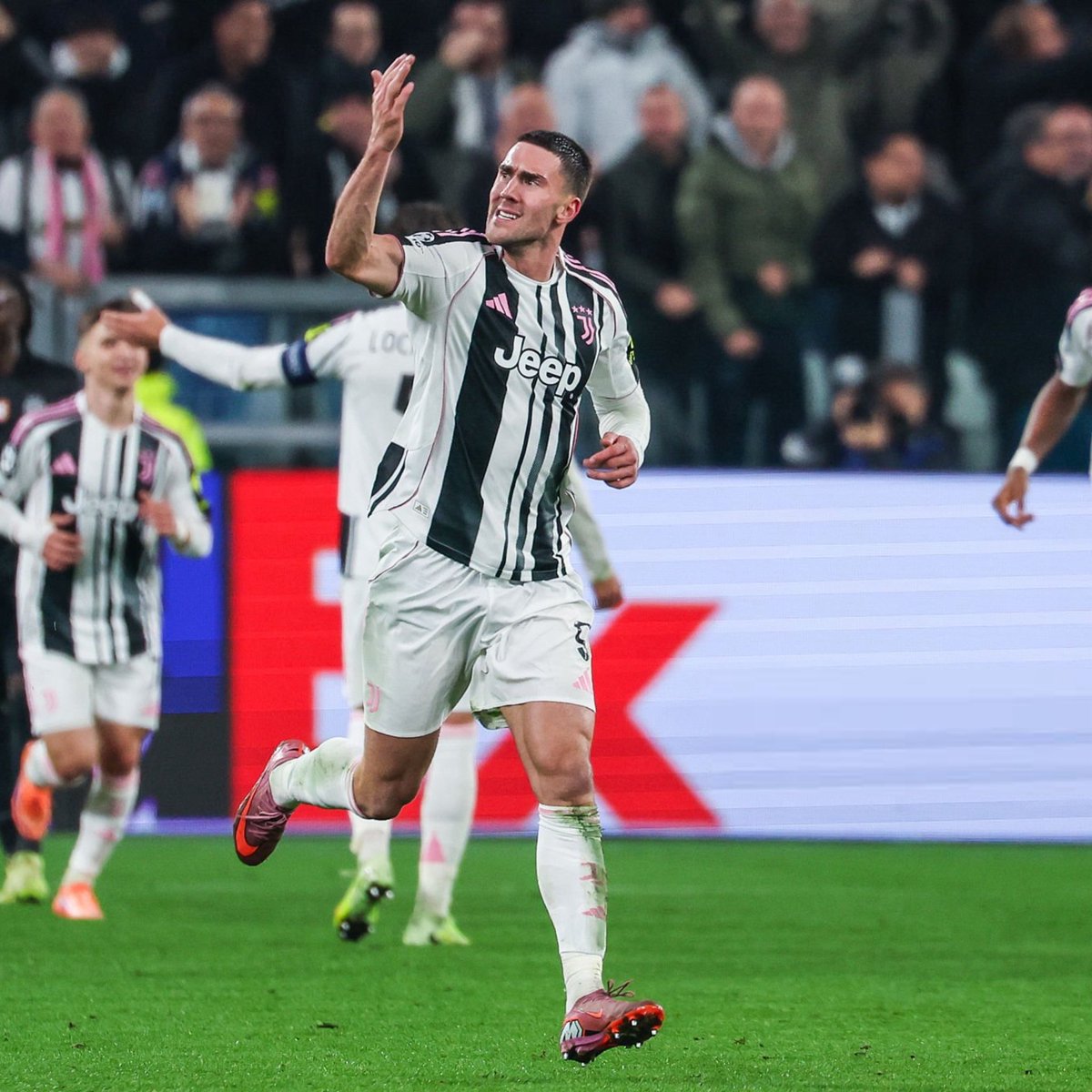 Forza Juve. tweet media