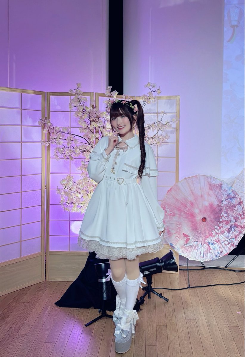 薄井友里 tweet media