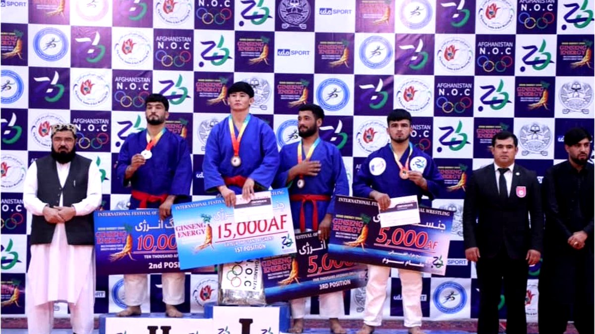 Af_Journalist's tweet image. #Traditional #martial_arts competitions in #Kabul ended with #Afghanistan winning #Rustami #wrestling; 160 #athletes from 7 countries competed.

#Kabul #Afghanistan #Sports #Wrestling #Rustami #Kurash #Competition #Champion #Medal #FreeJournalist @Af_Journalist #News