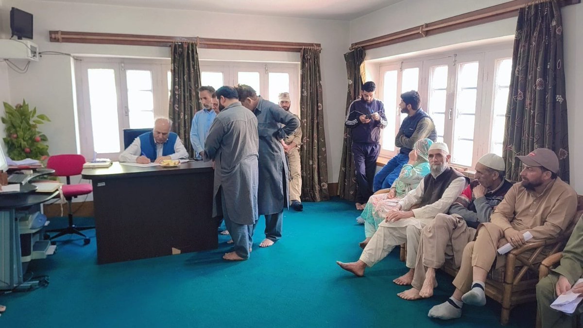 JKNC PAMPORE tweet media