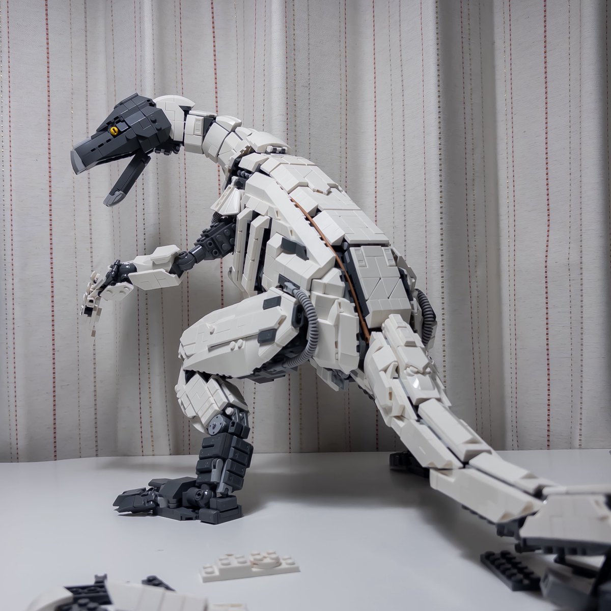 uran120's tweet image. 1ヶ月くらい触って無かったテリジノサウルスの続きを進めたり。もうちょいで完成しそう。
#LEGO #レゴ