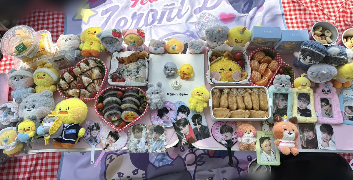 #건탤러밥
#여기맛미쳤나봐

건탤 어머니들의 손맛과 정성으로 피크닉 완 🥰