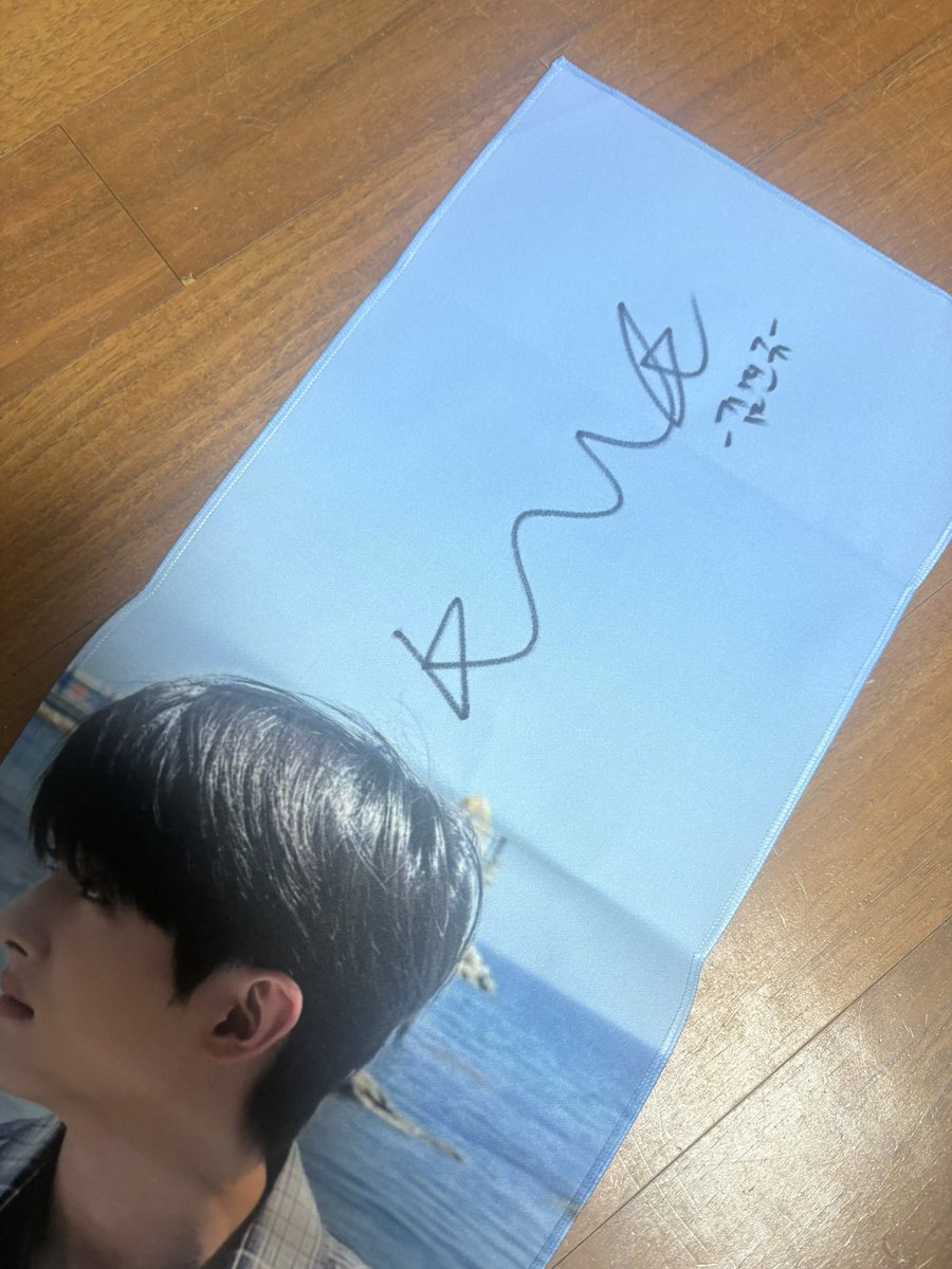 윤 tweet media