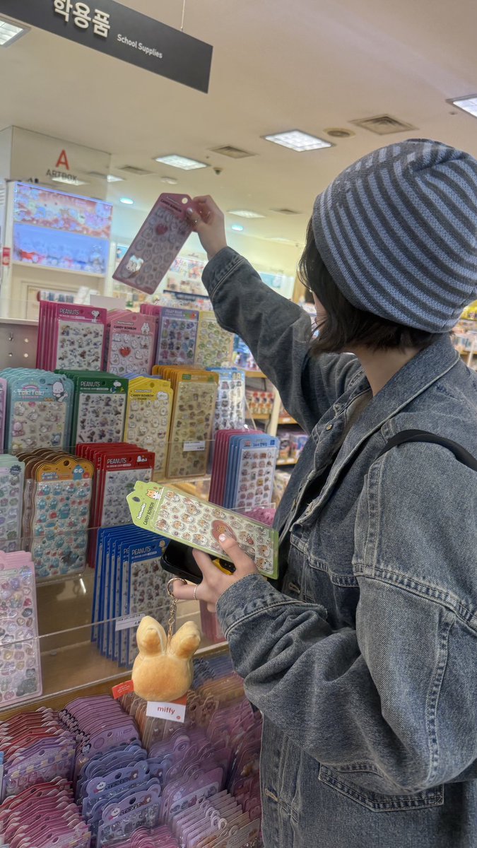 石野理子 tweet media