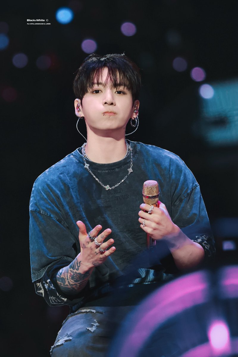 𝐉𝐊 tweet media