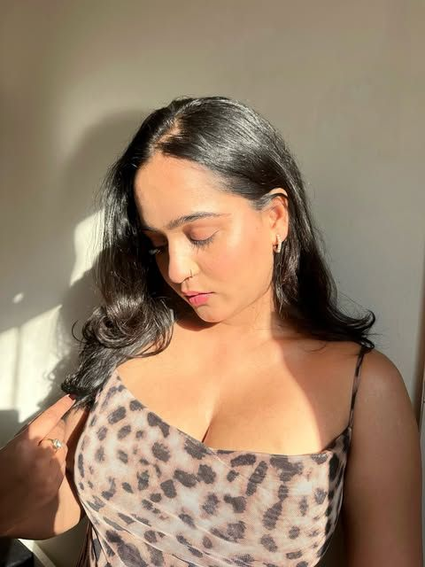 Deepika__Deepu's tweet photo. Sunlit glow and a little wild energy 📷
#GoldenHour #SunKissed #WildVibes #LeopardPrint https://t.co/oPeyCmpkbv