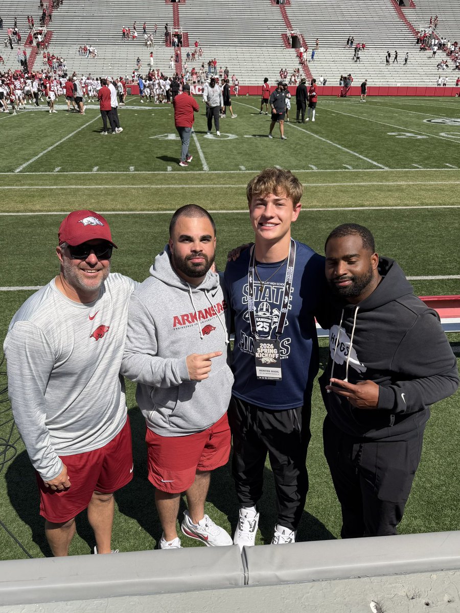 HunterHaug05's tweet image. #WPS Had a great time at @RazorbackFB spring game! I’d like to thank the staff for inviting me out there!!
@CoachCWilford @CoachDWilson7 @CheHendrix @CoachRonRoberts @RSilverfield @Gaizka_UofA