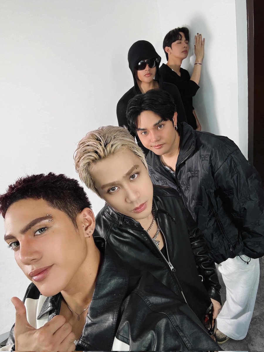 I am voting #SB19 for #GrupoDuplaInternacionaldoAno and #WakasAtSimula for #AlbumEPInternacionaldoAno #SECAwards