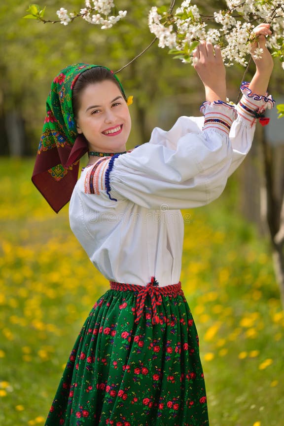 Mariana68748912's tweet photo. I❤️ #Romania
       #Maramures
     📸 Happy Sunday everyone🌼🥰 https://t.co/H98KQayB04