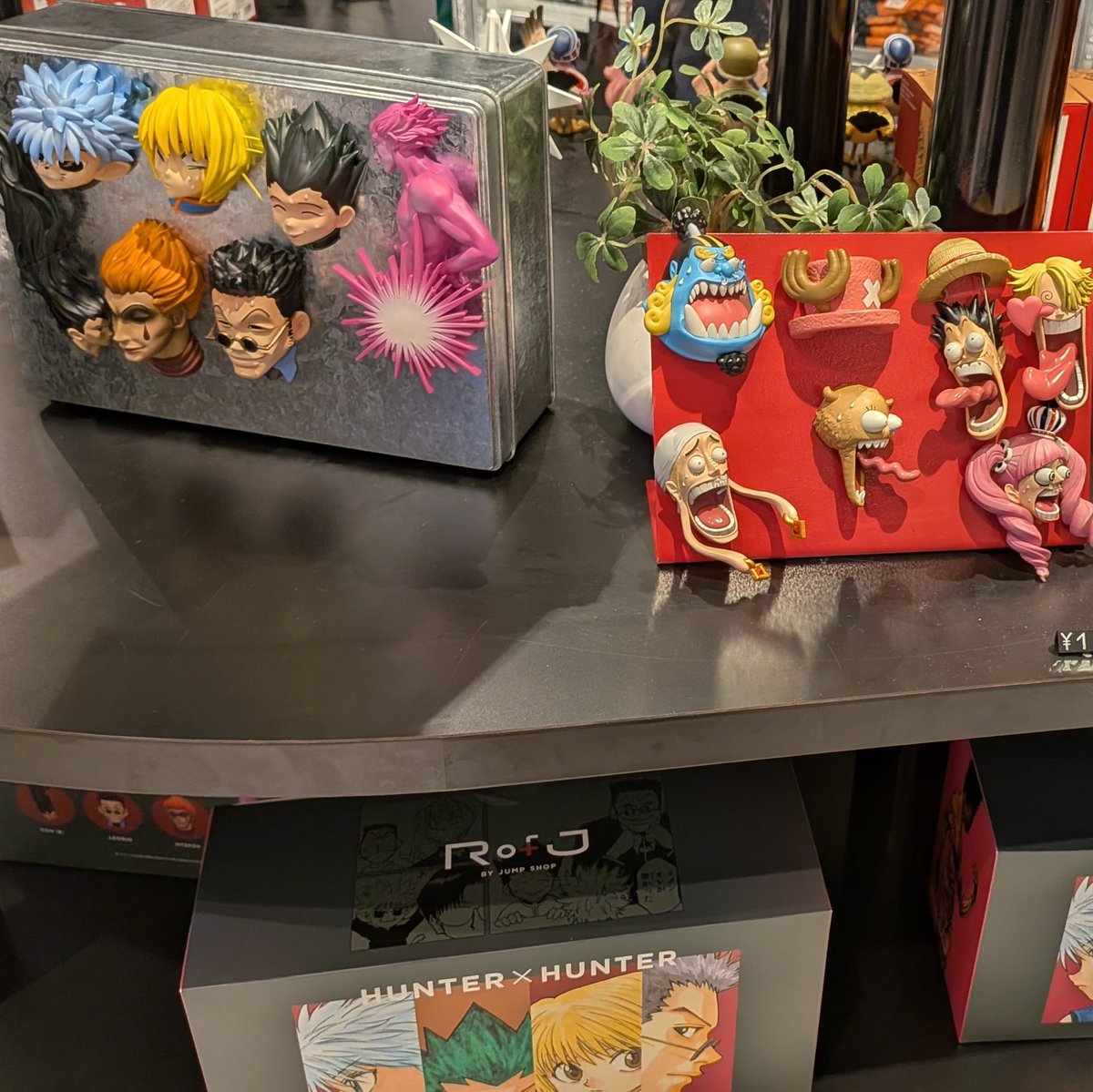 ワンピースのフェイスマグネット、あらためて見ると箱もめちゃくちゃ良い
