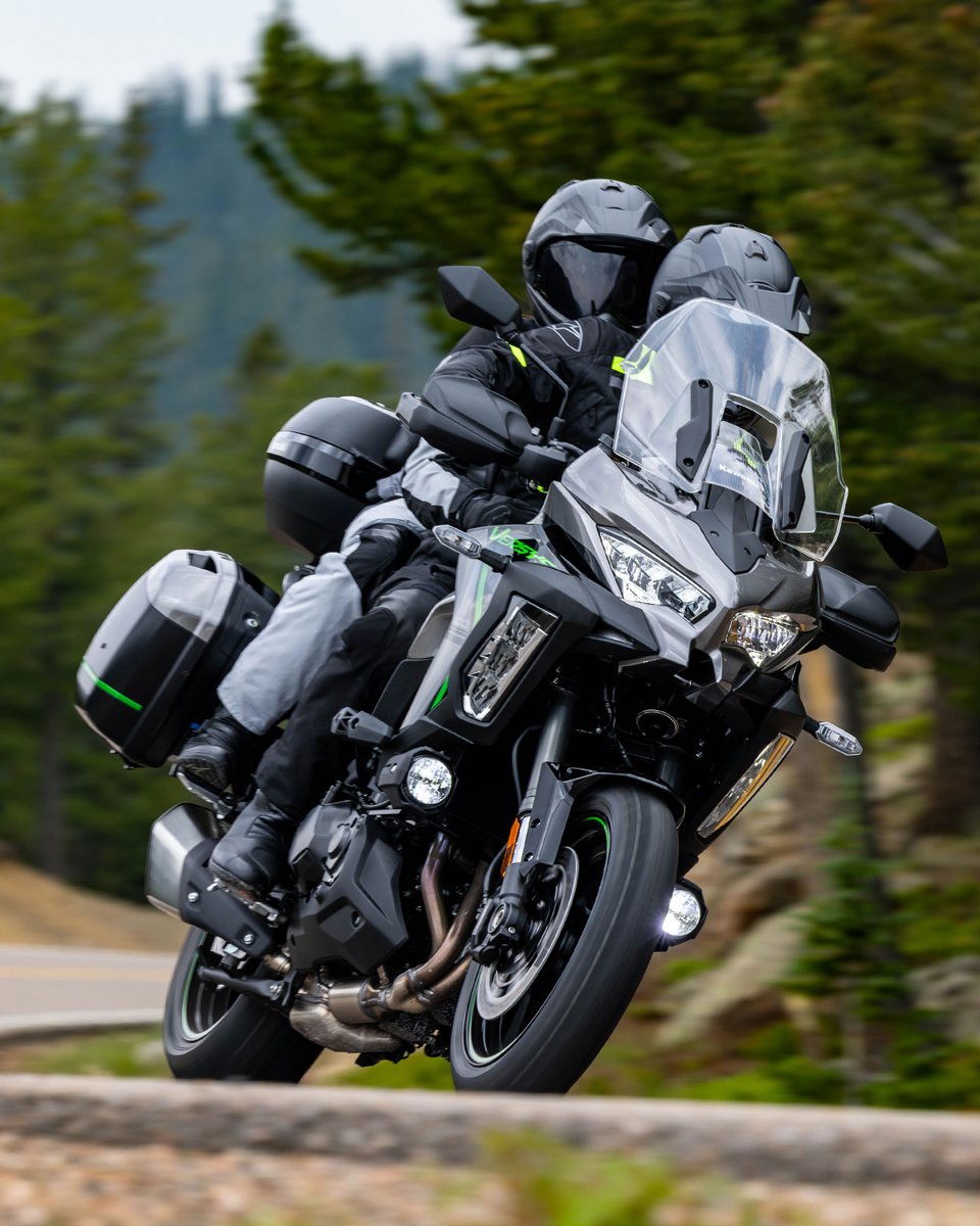 KawasakiUSA's tweet image. Back roads, full tank. 

#Ninja1100 or #Versys1100 — which one are you taking? 👇

#GoodTimes #Kawasaki
.
.
.
Equipment illustrated and specification may vary to meet individual markets. Accessorized model(s) shown.