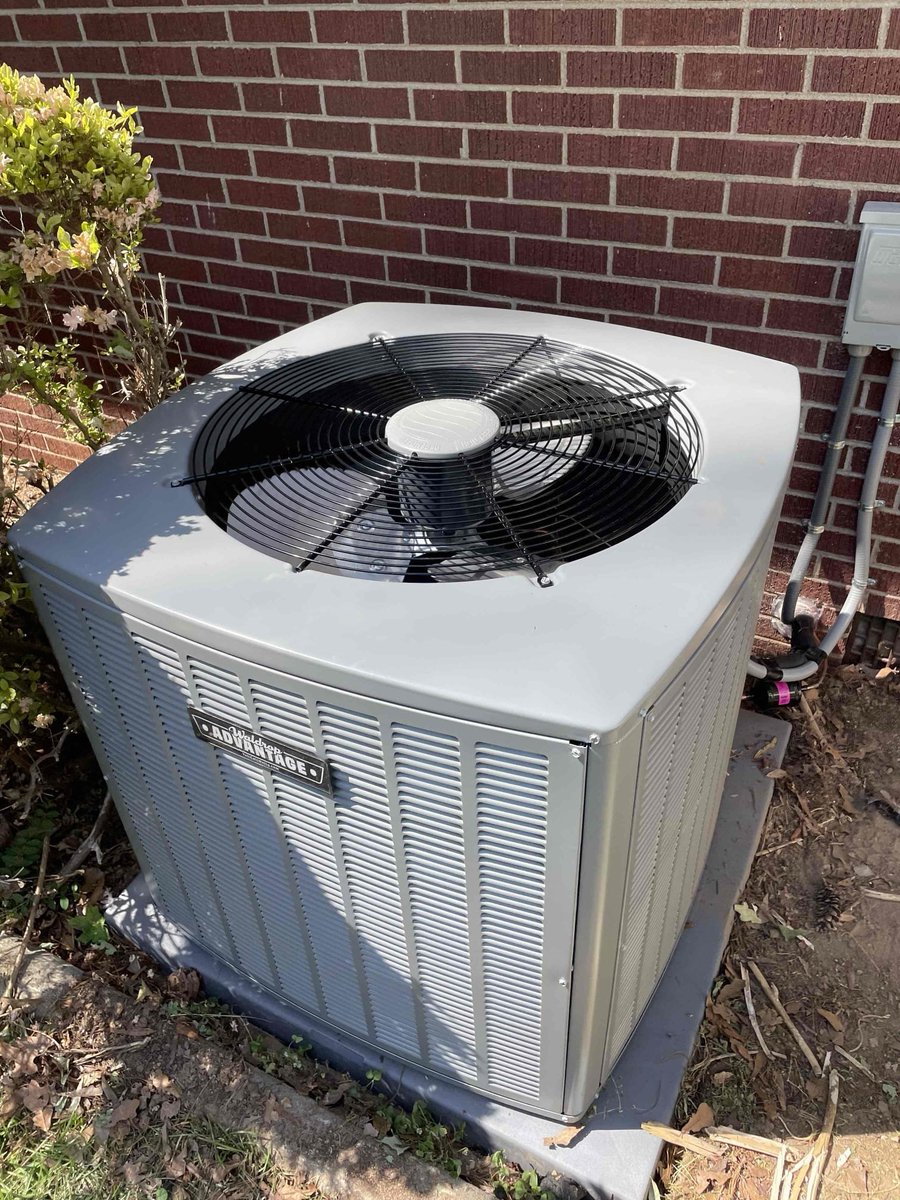 YallCallWally's tweet image. Out with the old... in with the new 🤩

#UpstateSC #BeforeAndAfter #HVACUpgrade #NewUnit #OldToNew #HomeComfort #StayCool #StayWarm #EnergyEfficiency #HVACLife #AirConditioning #HeatingAndCooling #ACReplacement #HVACInstall #SystemUpgrade #ComfortMatters