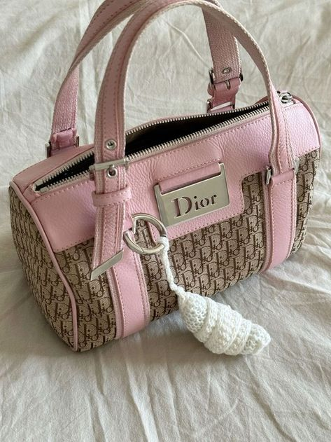 𝓰𝓮𝓷𝓲𝓾𝓼𝔀𝓸𝓶𝓪𝓷 tweet media