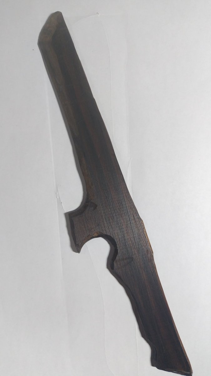 またまた黒檀削ってます！！
どんな感じに仕上がるかが楽しみです！！

#今日はここまで