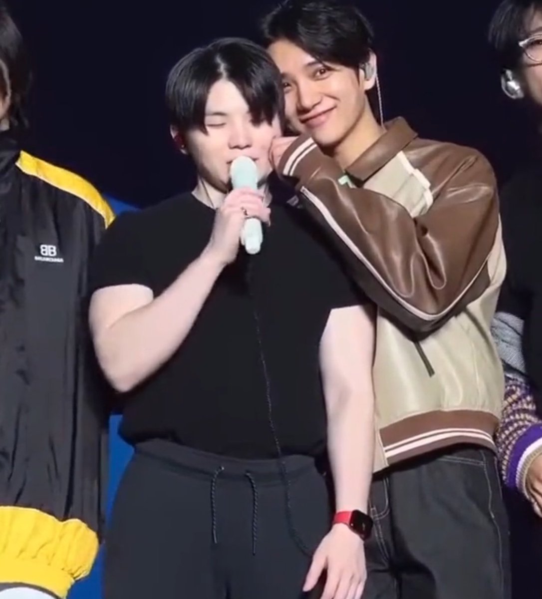 이때 우지 진쯔 기엽고 좋음 둥실둥실