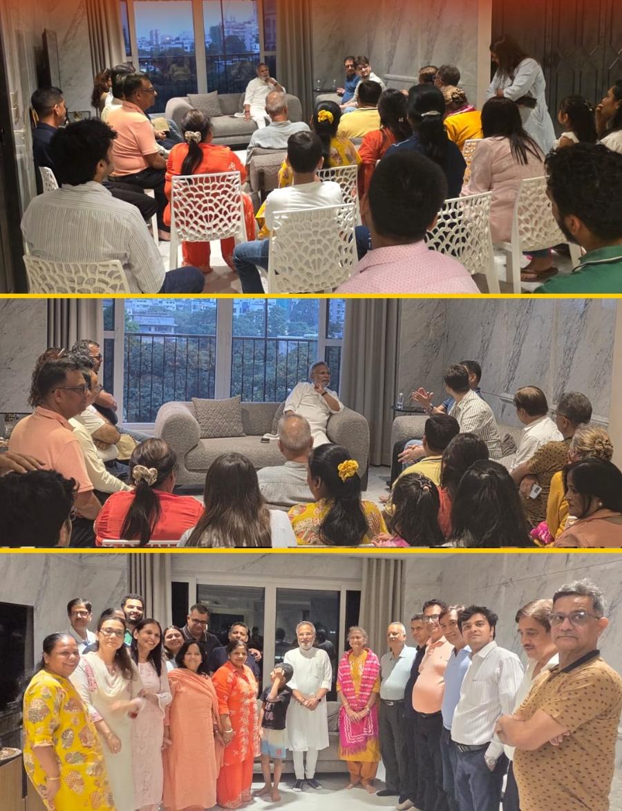 Attended a ‘Chai Pe Charcha’ programme at Bhabanipur, Kolkata, and engaged in a meaningful interaction with local residents and members of the community on issues impacting daily life and economic activity.

Shared that under the leadership of Hon’ble Prime Minister Shri