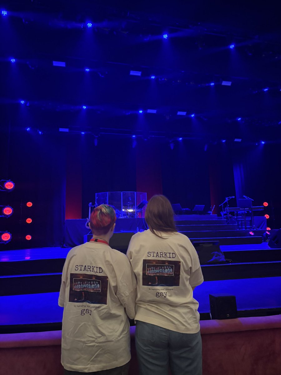em__lightenment's tweet photo. what do you mean icbiballtay night 1 was a year ago today???????? https://t.co/9MTGmZQxhp