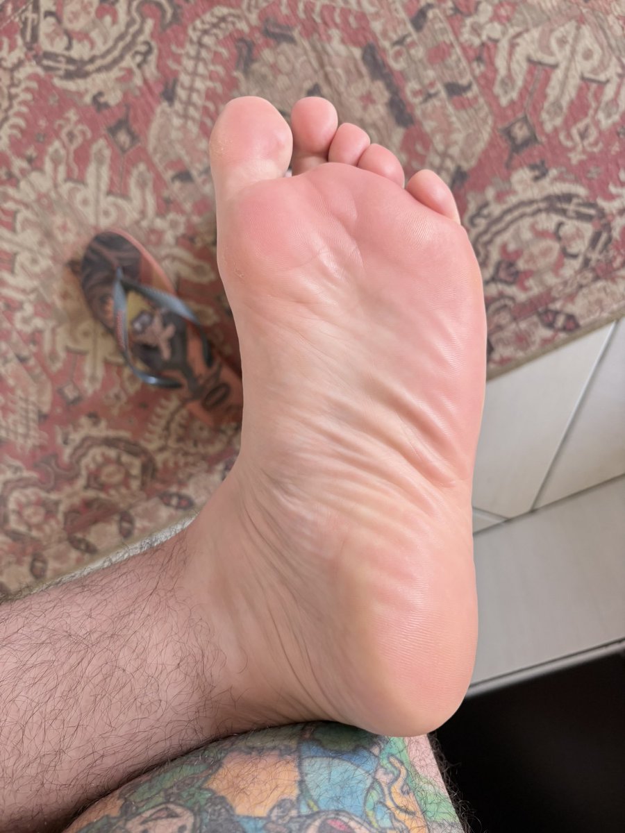 lickmynerdyfeet's tweet photo. Good Morning! 
https://t.co/jOAWbvpCcF https://t.co/9MM5BdEEW8
