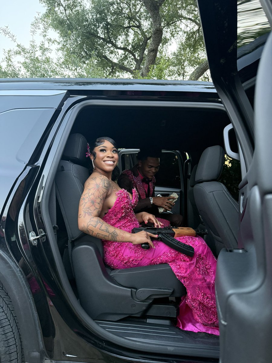 keniyaafinsta tweet media