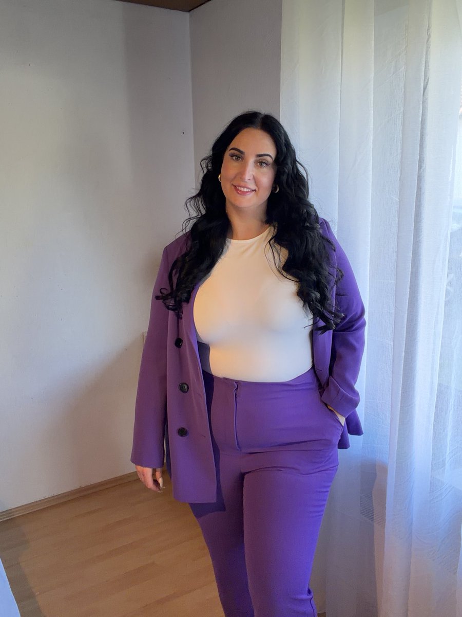 missnadjalondon's tweet image. Sweet like candy 🍭💜
.
#psootd #plussize #naturalbody #explorepage #fyp