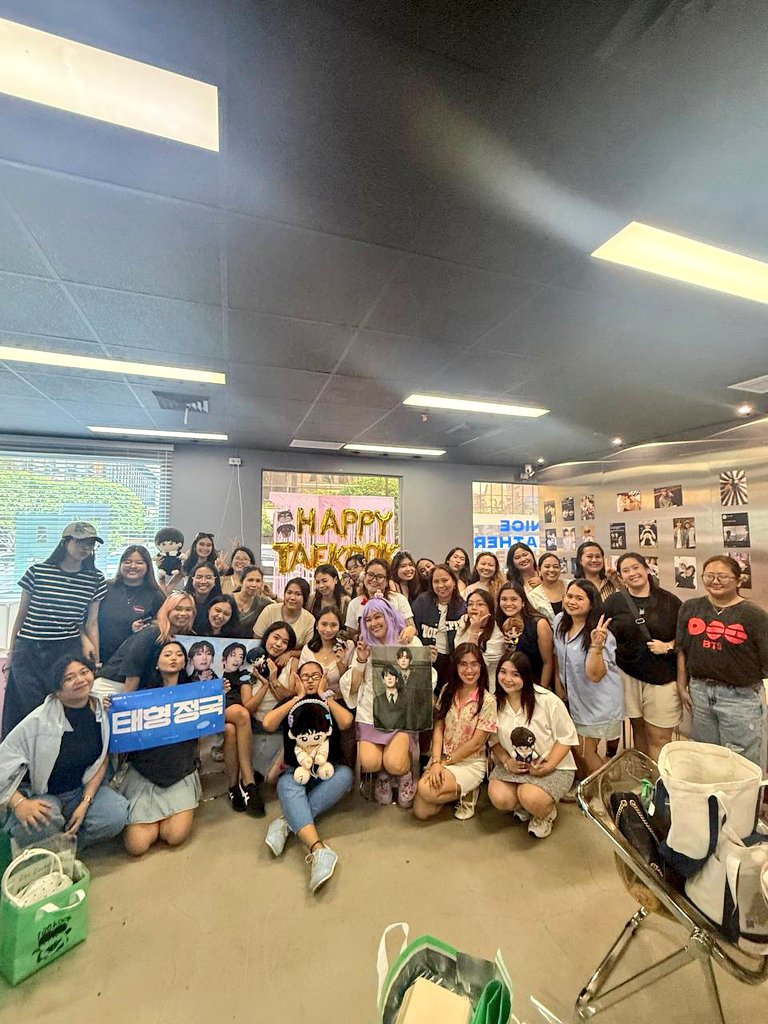 ohmytkk's tweet photo. Thank you for spending your weekend with us! Letβs continue to support and love Taekook.
See you next year lovies π
@126Creatures #Taekook_FLAMES #126Creatures #TK_SoHighSchool https://t.co/t6Dtarl3vS