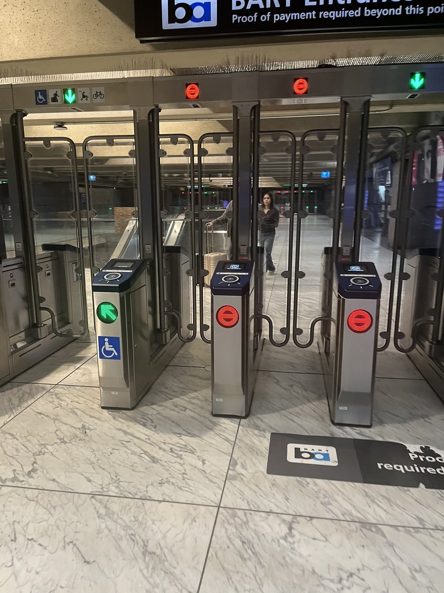 T Wolf 🌁 tweet media