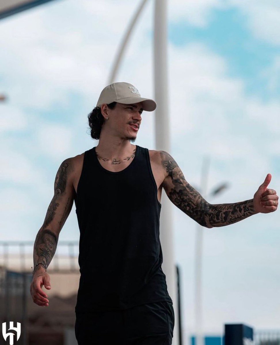 سـيرجي tweet media