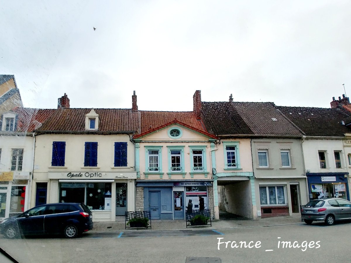france_images's tweet image. A street in the town of Marquise in Northern France 

 #France 🇨🇵 #travel our #PhotoofTheDay buff.ly/4dUVixy