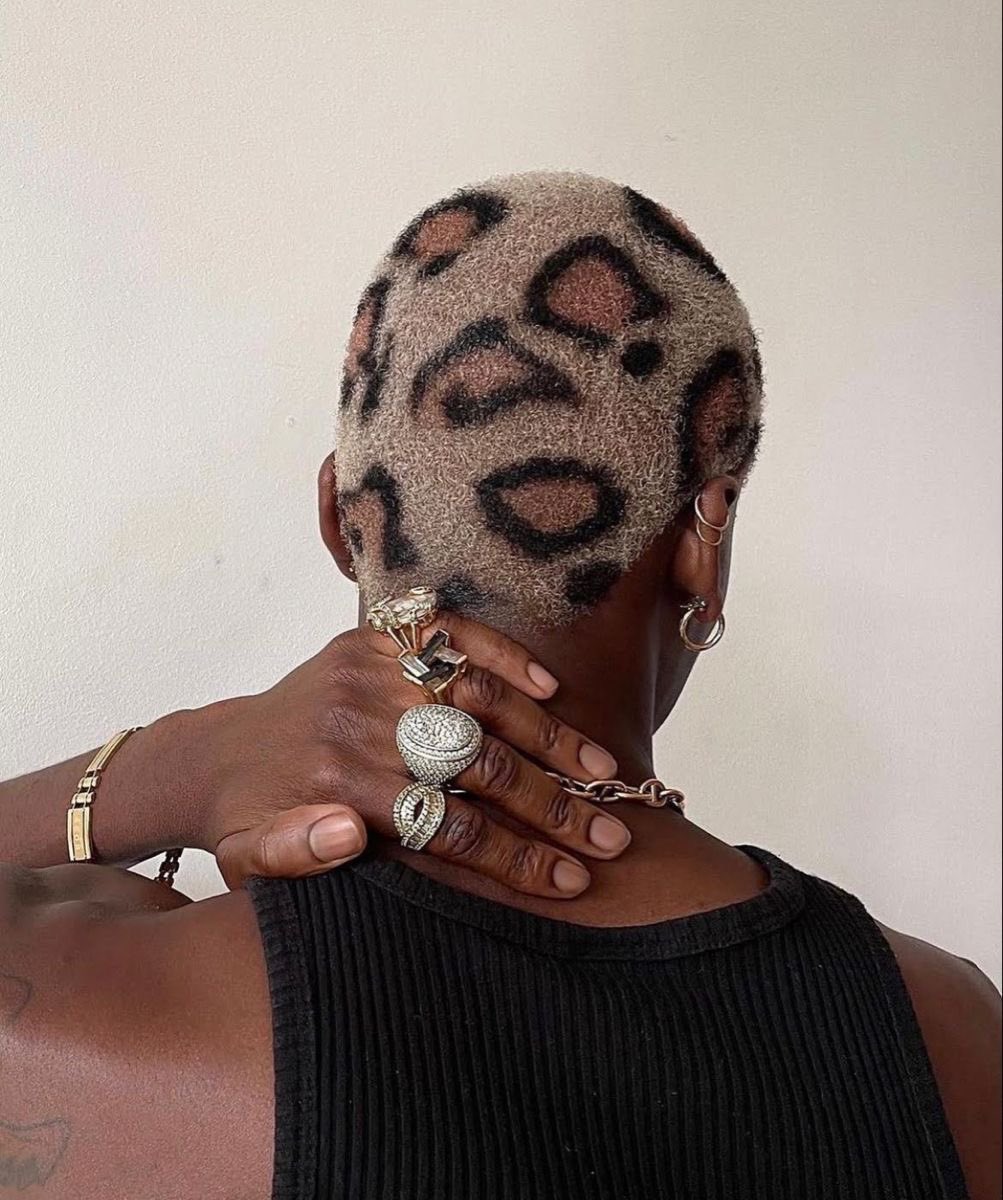 ana𓆩𓃮𓆪 tweet media