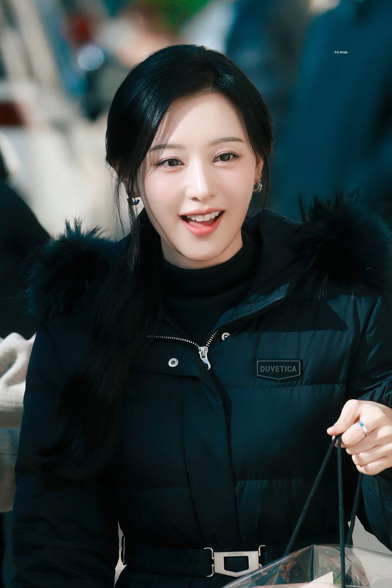 TOWON_1019's tweet photo. 251117 듀베티카
#김지원 #KimJiwon https://t.co/XouZs6VUEX