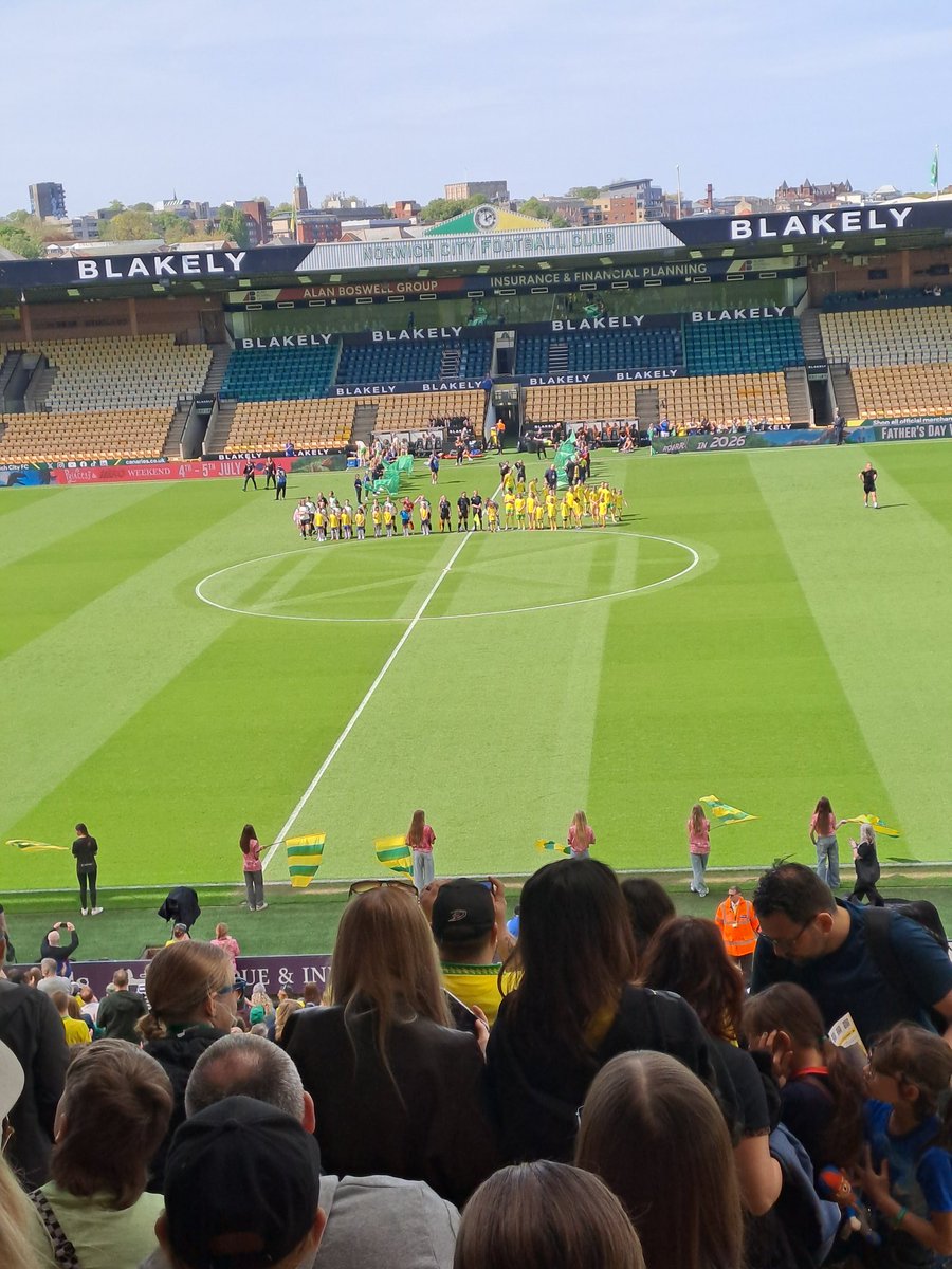 DanJordan90's tweet photo. Norwich City Women 6 - 1 Cambridge United Women.

Cambridge did well to keep Norwich out till just before half time. Women's league season now over. 
#Groundhopping #CamUtd https://t.co/nDqYx1sEuy