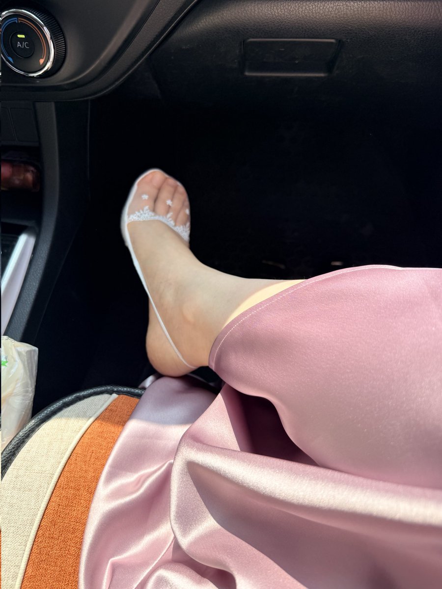 _ktplg's tweet photo. 脚后跟出汗啦怎么办 https://t.co/ygiMspZN68