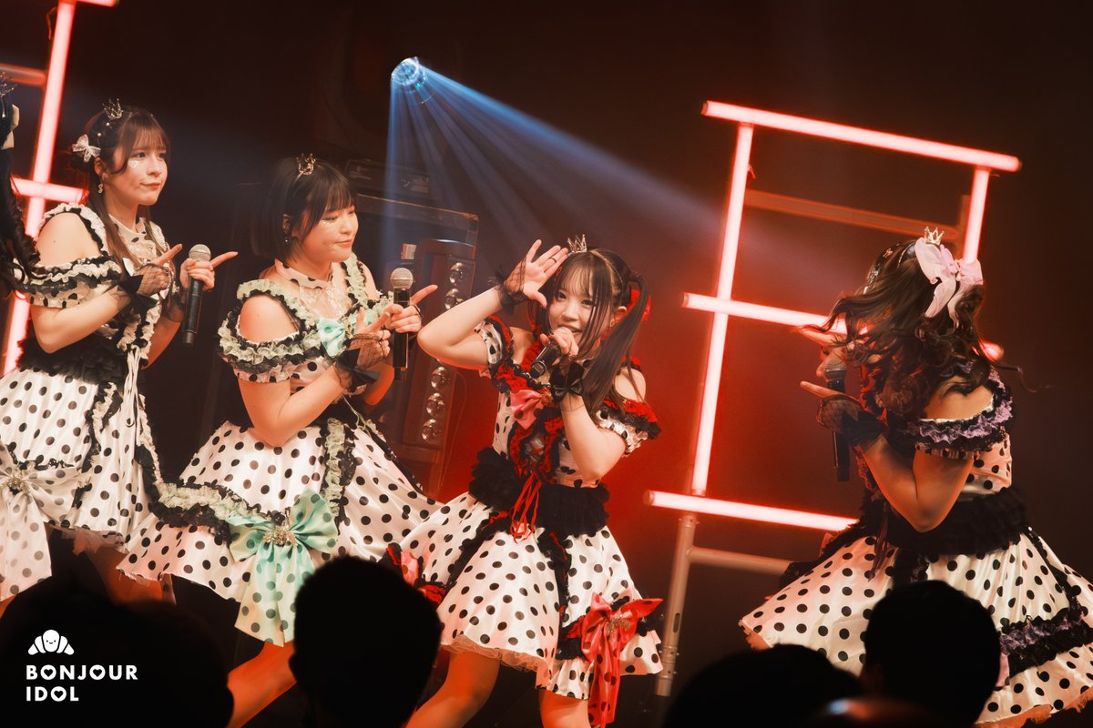 【NEWS】

Today marked the graduation of Iroha Mimi and Shirosaki Maria from Erabareshi. We feel so lucky to have captured their radiant smiles on stage one last time on March 8. Wishing them nothing but the best for the future!❤️🧡