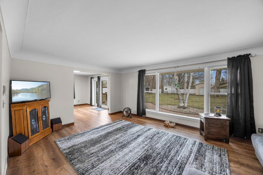 mnhometown's tweet photo. Hometown Realty Featured 2026 Property of the Week 18. 1045 Jorgenson Street SE, Hutchinson, MN. MLS# 7036732.
#hometownrealty #hutchinsonmnrealtors #homesforsalehutchinson #housesforsalehutchinson #realestatehutchinson 
https://t.co/BZWU3VJPYR https://t.co/9VYNQrP7fV