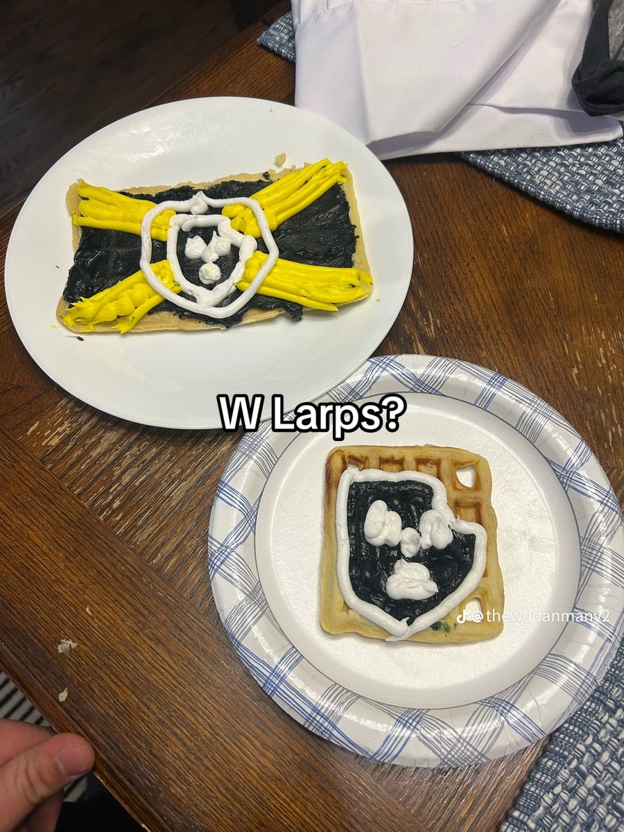 AtomWaffles tweet media