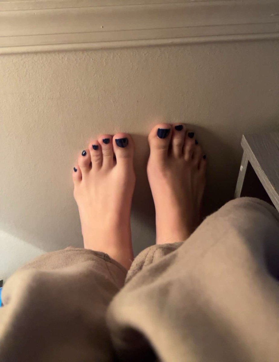 yluver00's tweet photo. u wish #cucky #femdom #findom #femboy #feetworship #footbitch #teenfeet #youngwomanfeet #goodboy #obidientboy #goodwhore #cuck #paypig #foot #youngfeet #footdom #feetdom #mistress #mistressfeet #goddess #goddessfeet #daddy #mommy #obeymommy #worship #footstool #feetfindom #kink https://t.co/IelatraQI5
