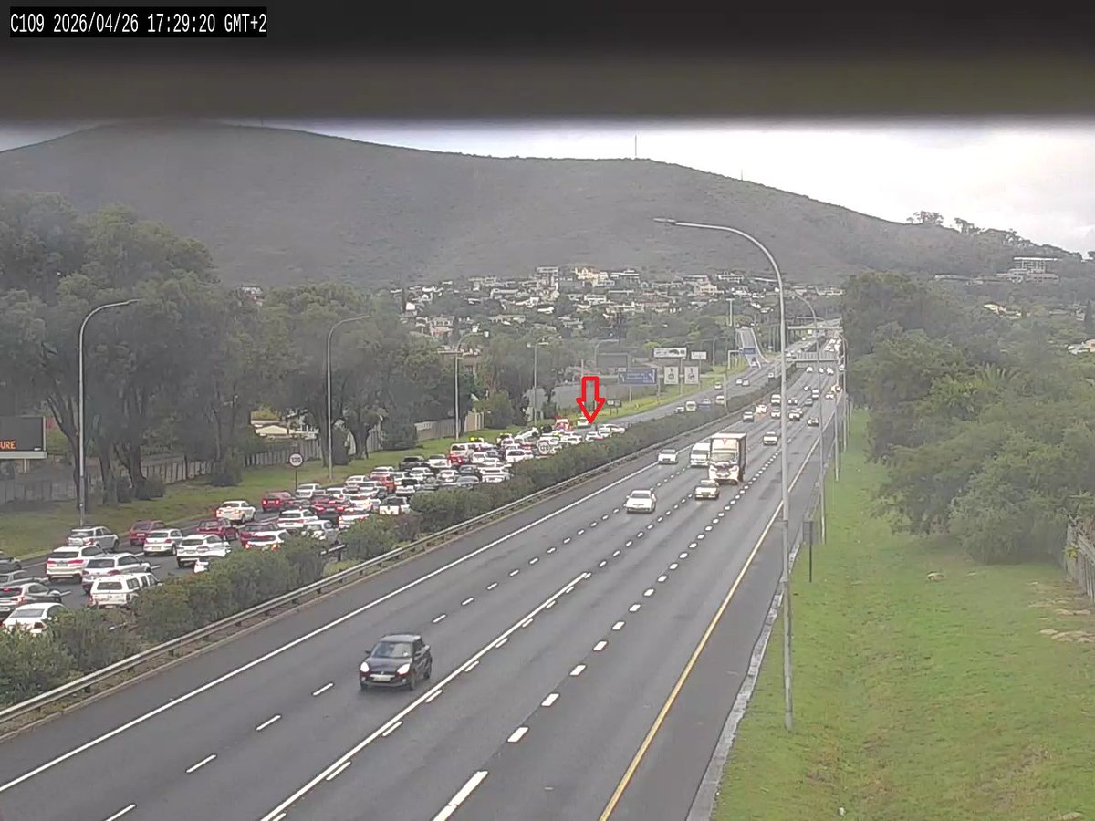 CapeTownFreeway's tweet image. 26042600079: #Crash: N1 Outbound before Platterkloof Rd, lane closure, expect delays.#BeTheChange