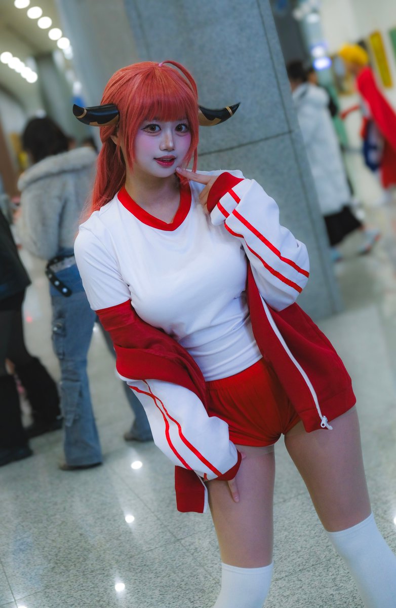 ブルアカ　アル　コスプレ バランスよく見えるようスカートを調整」細かな気配りが生んだ