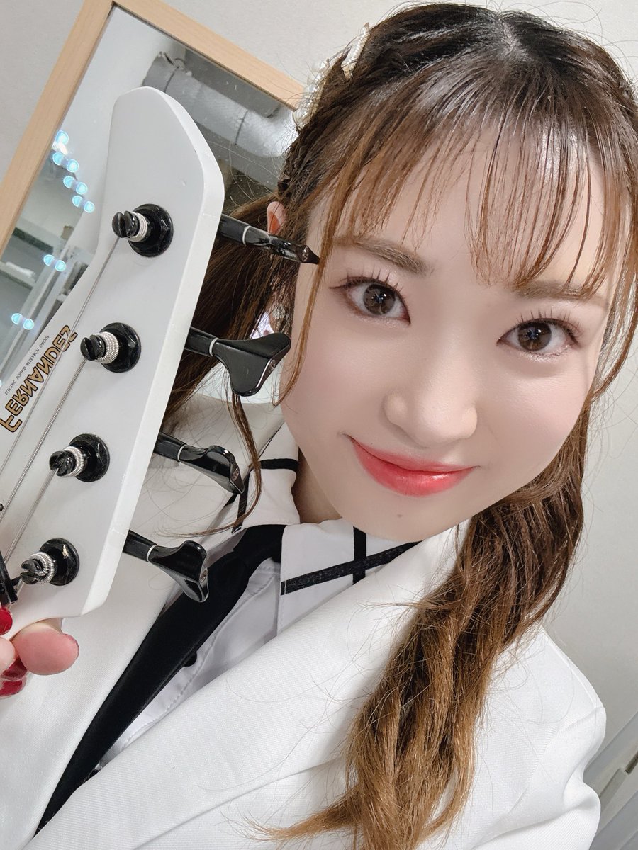 秋葉原で出会ってくれた皆〜‼︎
ありがとう🫶
ガールズロックバンド🎸
Ba.NOAです🐻

🎊T-AR'S DROP デビュー1周年🎊
✨ワンマンライブ✨

5月8日19時15分〜渋谷star lounge
皆さんとお会いするのを楽しみに待っています🥰

良かったらインスタにも来てね〜‼︎
instagram.com/noa_kashiwada_…
#てぃあーず