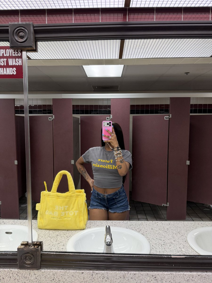 Theonlyqueenc_'s tweet photo. Movie Dates Are The Best 🍿 . https://t.co/4K9oNcL8pm
