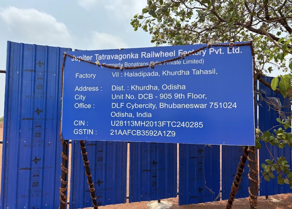 manas_muduli's tweet image. #DidYouKnow India’s first private rail wheel &amp;amp; axle manufacturing factory is coming up in Odisha!! 

It will also power the wheels for “Vande Bharat” trains.

&amp;gt; Investment: Rs 2,500 crore
&amp;gt; Nearly 50% of output targeted for exports

📍 Jupiter Tatravagonka Railwheel Factory