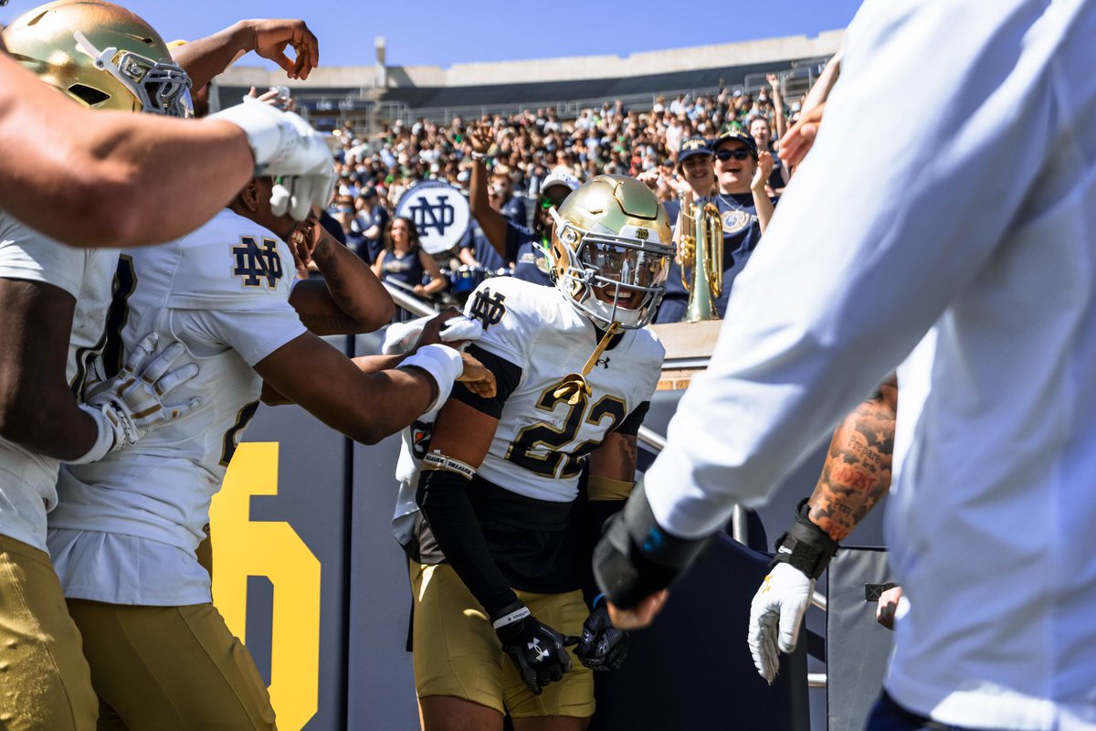 NDFootball's tweet photo. Recapping yesterday’s Blue-Gold Game presented by @meijer ☀️🏈

#GoIrish☘️ https://t.co/Wzi0dheyTz