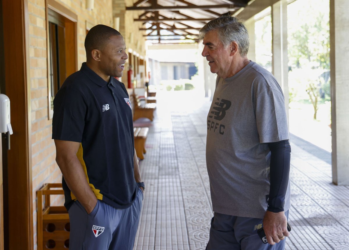 rafaelemilianoo's tweet image. A AVALIAÇÃO INICIAL DE JÚLIO BAPTISTA DA BASE: "TEM JOGADORES COM TALENTO E PROJEÇÃO PARA MELHORAR"

avantemeutricolor.com.br/categoria-base…

#spfc #tricolor #sãopaulo #saopaulofc #tricolorpaulista #tricolordomorumbi #avantemeutricolor #sãopaulofutebolclube