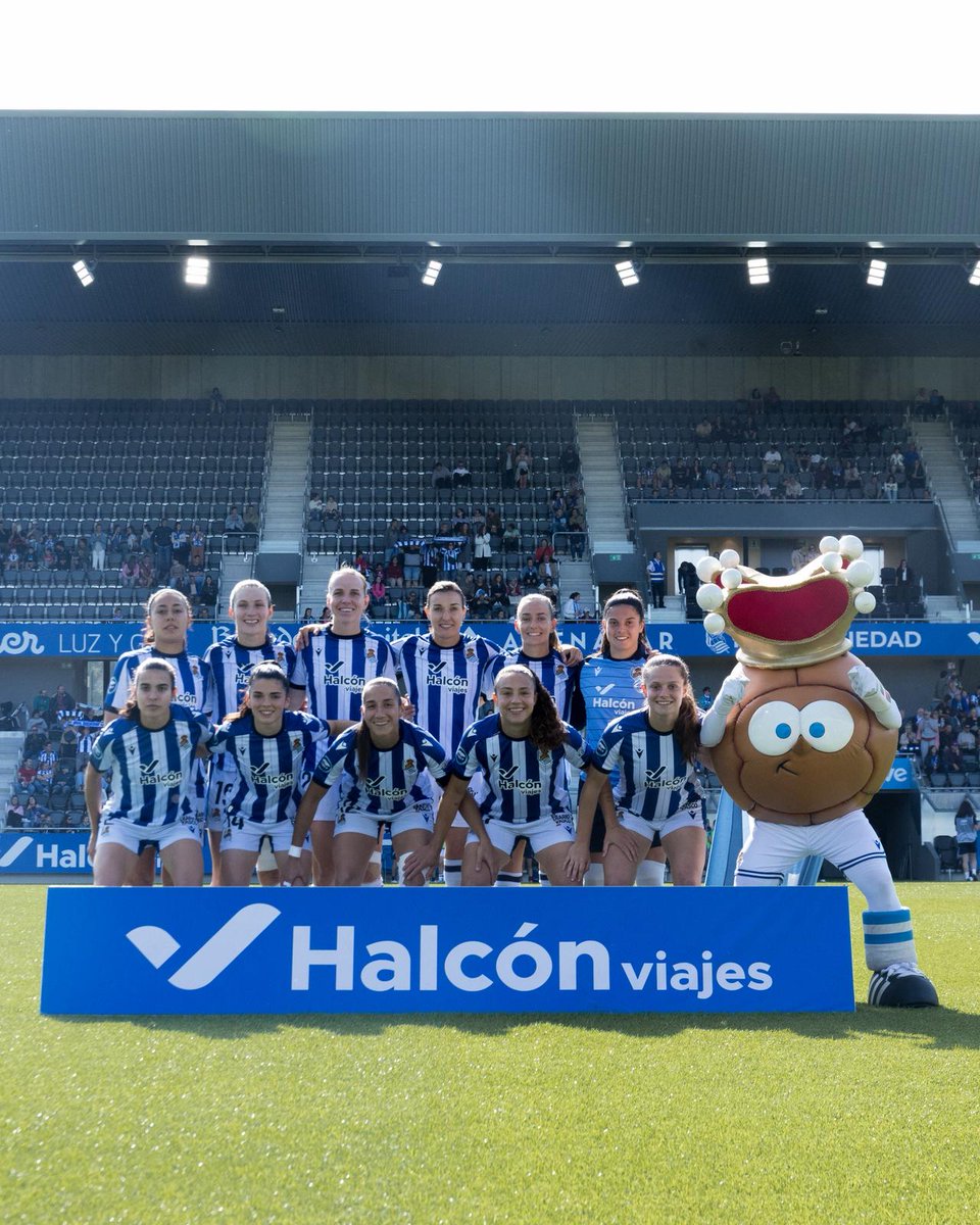 RealSociedadFEM's tweet photo. 📸 10’ | 0-0 | Neurketaren bila atera diren HAMAIKA jokalariak, goazen! https://t.co/xmAO6GJbPk