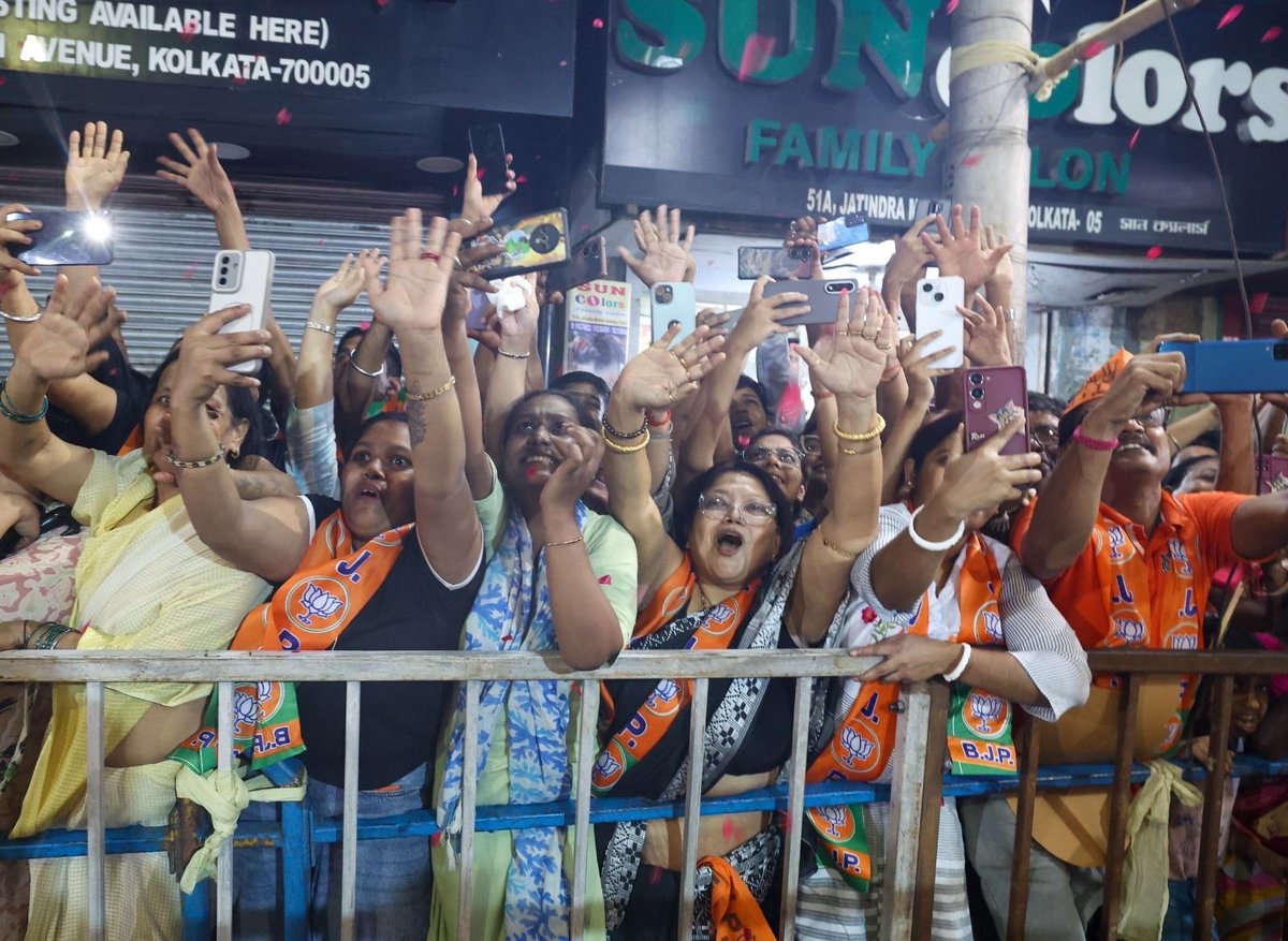 A BJP Government in West Bengal will accord topmost priority to sectors such as healthcare and education. We will ensure that connectivity is enhanced and facilities modernised. At the same time, we will work towards making Bengali culture and literature more popular in the times