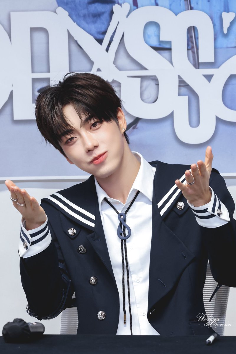 Winwin_rowan tweet media