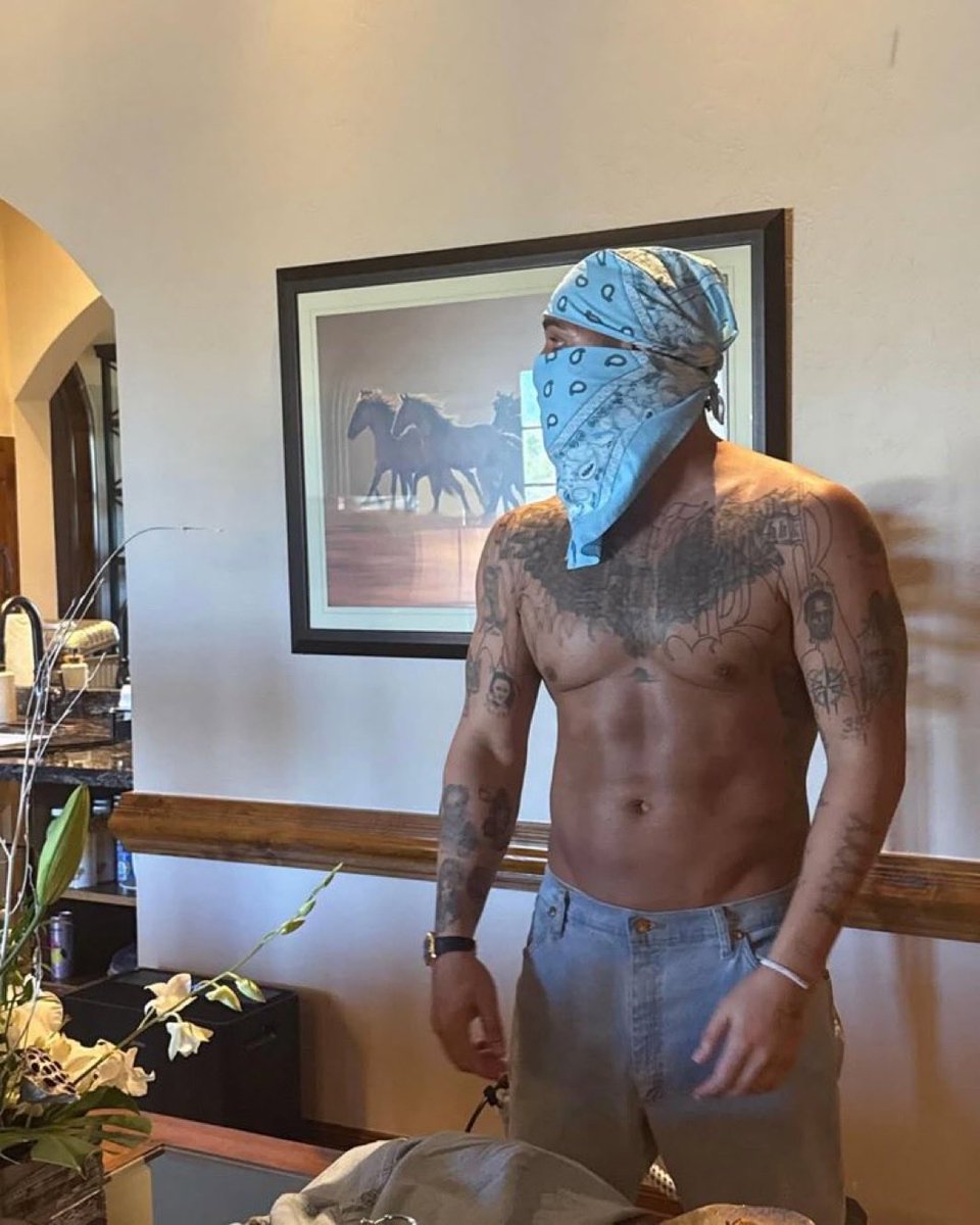 Stan Base tweet media