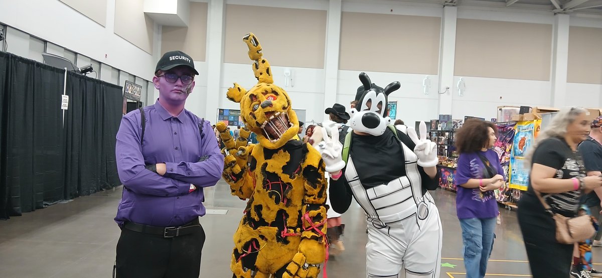 FireWolfFlame's tweet photo. Photo dump of some old-school pictures from Tidewater Comic-Con 2025! I dressed up as Boris the Wolf from Bendy and the Ink Machine!
Let me know if you see yourself in any of these pictures!
#tidewatercomicon #comicon #cosplay #comicconvention
(06/28/2025) https://t.co/CY5bHqDT0Z