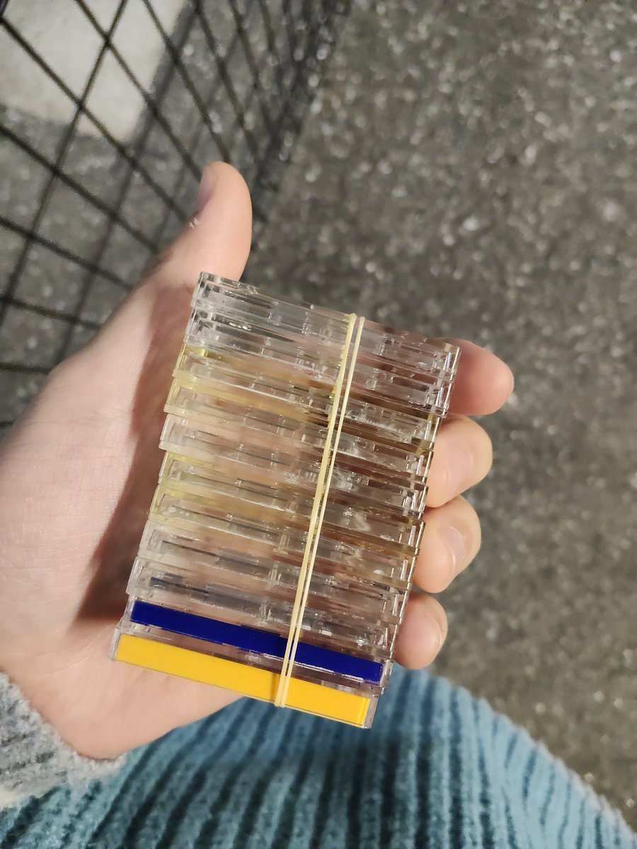 とーや tweet media